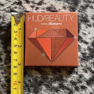 HUDA BEAUTY | EYE SHAWDOW PALETTE |